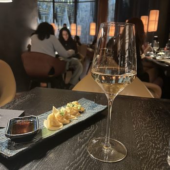 Onyx-Bar - Bars Near Me - Vienna, 9