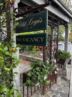 Petit Logis Inn by null