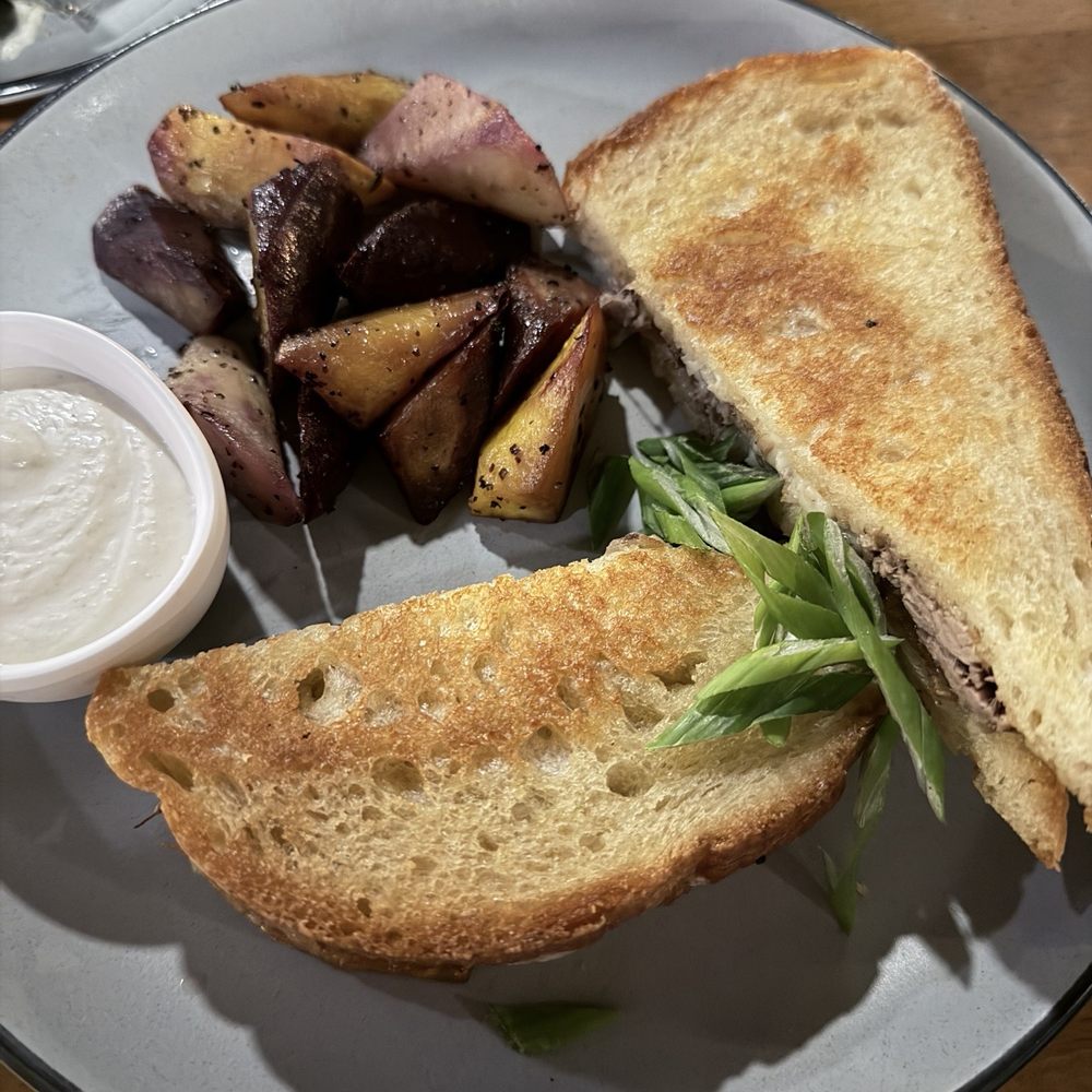 Ooh De Lally - Short rib grilled cheese with carrots - New American Near Me - Omaha, Nebraska Ooh De Lally - Short rib grilled cheese with carrots - New American Near Me - Omaha, Nebraska
