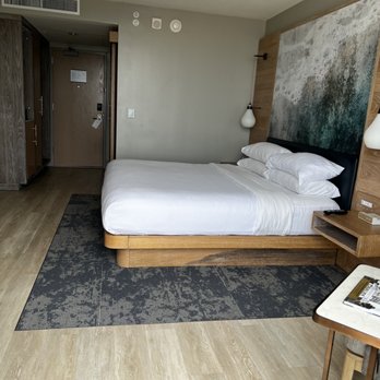 Marriott Virginia Beach Oceanfront Resort - King size bed room - Hotels Near Me - Virginia Beach, Virginia Marriott Virginia Beach Oceanfront Resort - King size bed room - Hotels Near Me - Virginia Beach, Virginia