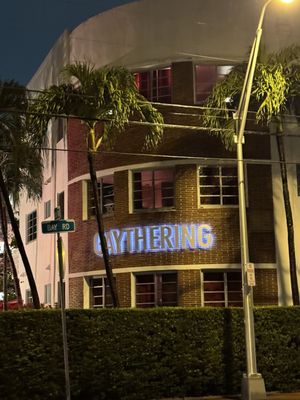 Bar Gaythering by null