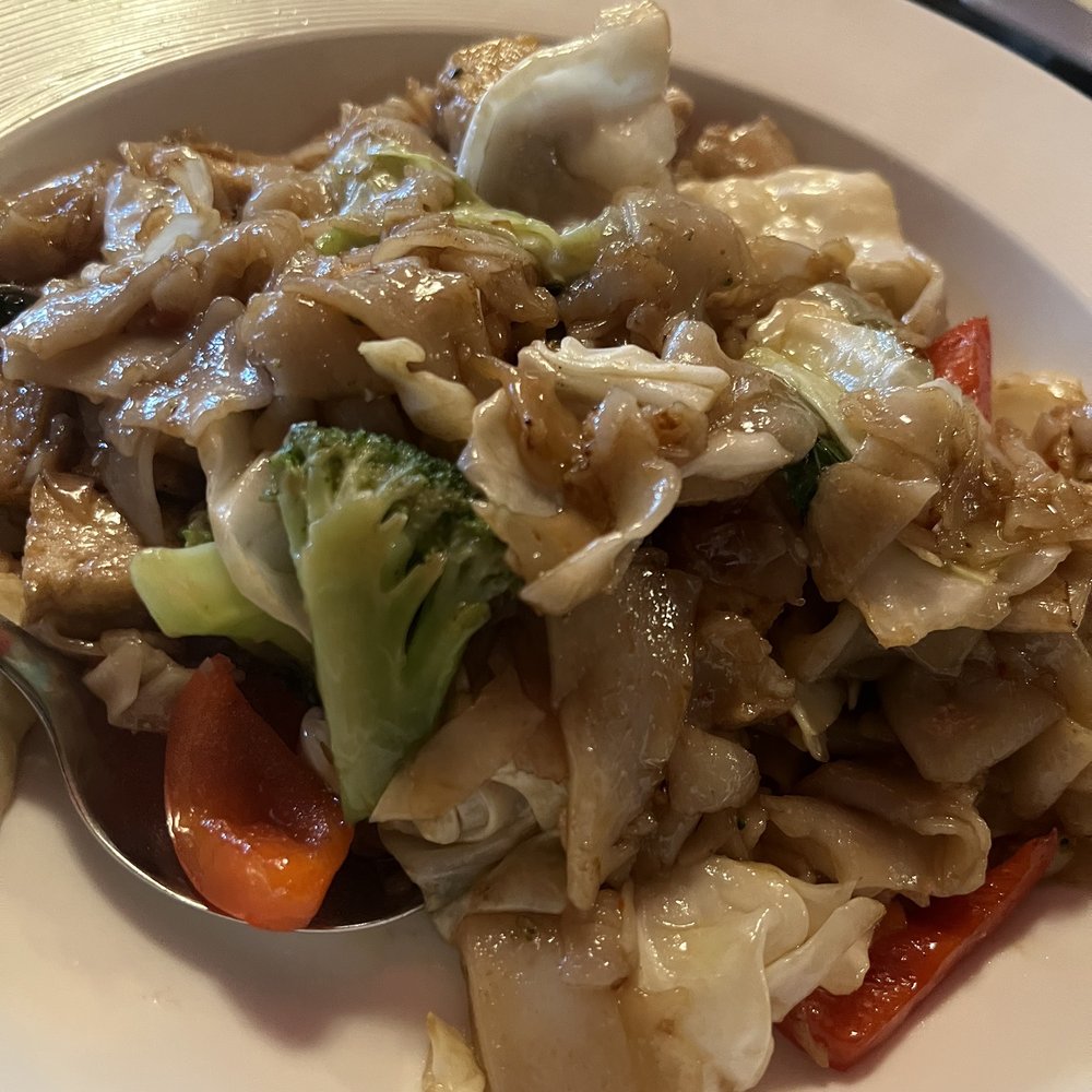 Mint Leaf Cuisine - Drunken noodles (vegetarian menu) - Asian Fusion Near Me - Saratoga, California Mint Leaf Cuisine - Drunken noodles (vegetarian menu) - Asian Fusion Near Me - Saratoga, California
