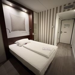 7THINGS - my basic hotel - Hotelzimmer