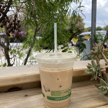 Bunkhouse Coffee Bar - Snickerdoodle Latter (Iced) with Oat Milk - Coffee & Tea Near Me - Jensen Beach, Florida