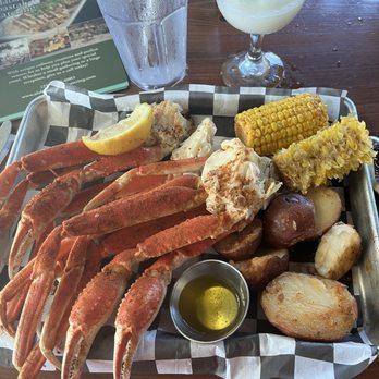 GTs On The Bay - Snow crab - American Near Me - Orange Beach, Alabama GTs On The Bay - Snow crab - American Near Me - Orange Beach, Alabama