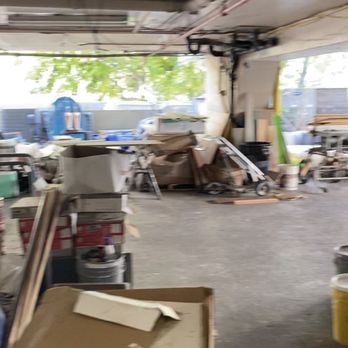 Hotel La Croix - Instead of customers parking on a parking lot they doing renovation - Hotels Near Me - Honolulu, Hawaii