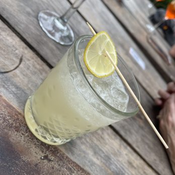 Mu. Burgerhouse - Cocktail time - Burgers Near Me - Playa del Carmen, ROO