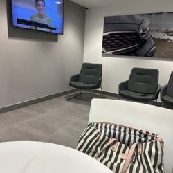 Bridgewater Kia - Plus size friendly chairs