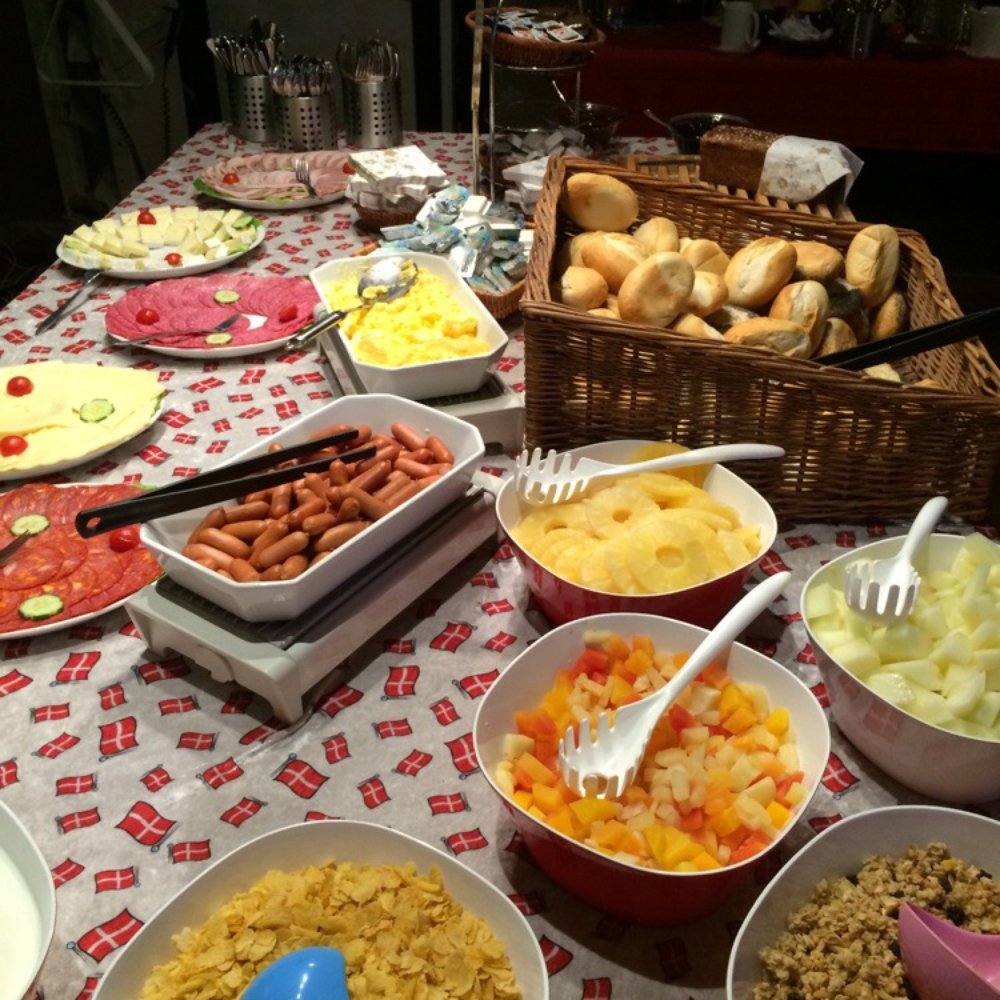 Breakfast buffet for 65 DKK. Good value given how sandwiches at 7-Eleven are 40-50 DKK Breakfast buffet for 65 DKK. Good value given how sandwiches at 7-Eleven are 40-50 DKK