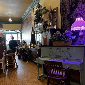 Jitters - Very warm and inviting interior - Coffee & Tea Near Me - Joliet, Illinois