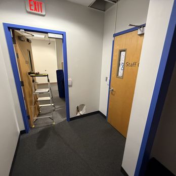 Locksmith Eugene Oregon - Replacing a maglock. - Keys & Locksmiths Near Me - Eugene, Oregon Locksmith Eugene Oregon - Replacing a maglock. - Keys & Locksmiths Near Me - Eugene, Oregon