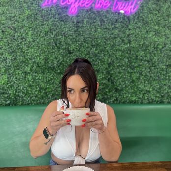 Madres Brunch - Breakfast & Brunch Near Me - Bellflower, California