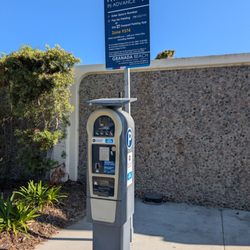 Belmont Shore Beach - Parking pay station