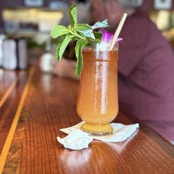 Hula's Island Grill - A hurricane