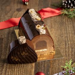 L&C French Bakery - Buche de Noel - Hazelnut temptation