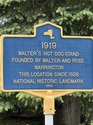 Walter's Hot Dogs - Mamaroneck by null