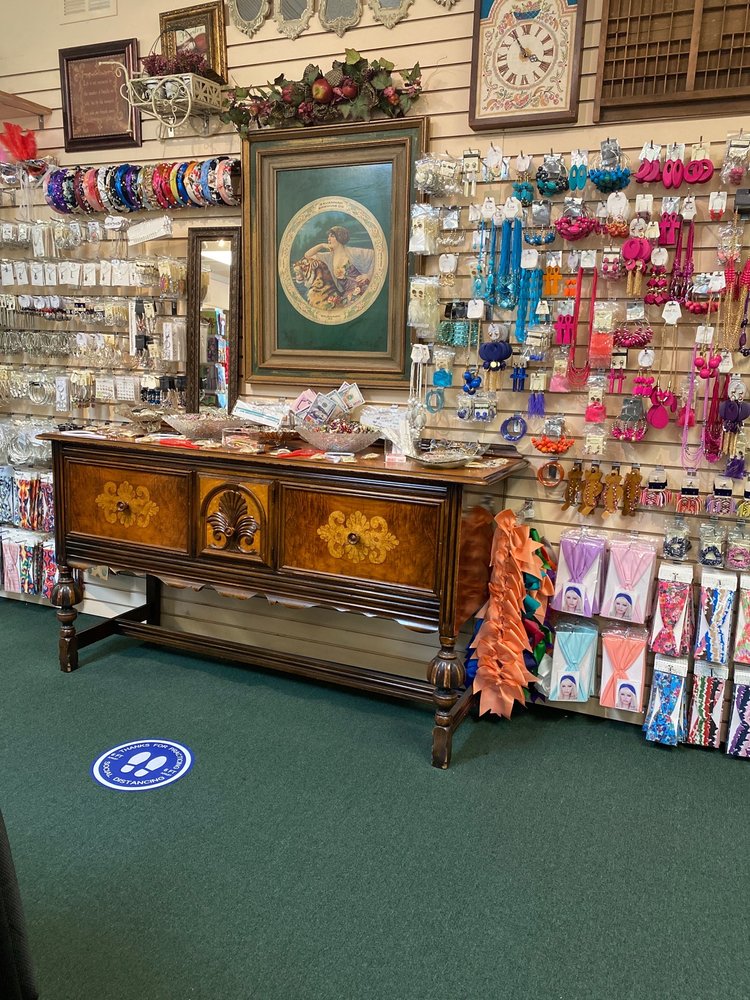 COUNTRY DOLLAR Updated September 2024 3252 Mahan Dr, Tallahassee