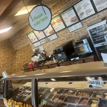 Subway - Worker left. Not seen for 20 minutes. - Sandwiches Near Me - Kamuela, Hawaii Subway - Worker left. Not seen for 20 minutes. - Sandwiches Near Me - Kamuela, Hawaii