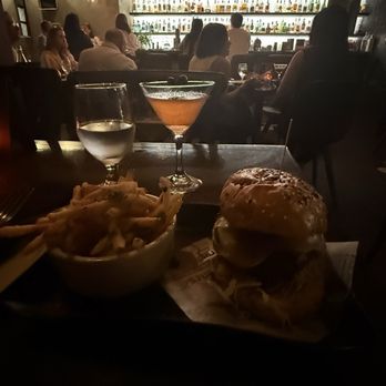 La Bodeguita de Manolo - Steak Burger with Truffle Fries - Spanish Near Me - San Juan, Puerto Rico La Bodeguita de Manolo - Steak Burger with Truffle Fries - Spanish Near Me - San Juan, Puerto Rico