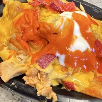 Taco Bell - Caliente Cantina Chicken Nacho Fries - Fast Food Near Me - Rancho Cucamonga, California