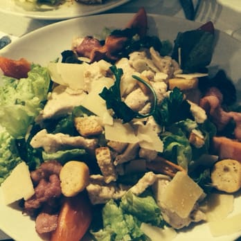 Le Gai Moulin - French version of Caesar salad. - French Near Me - Paris, 75