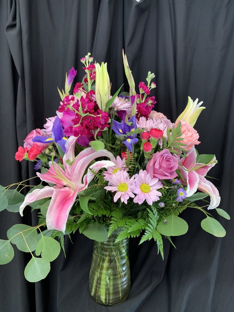 THE HOUSE OF FLOWERS Updated September 2024 12 Photos & 10 Reviews 821 Berkley Rd