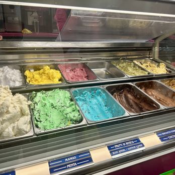 Sunny Daes - ice cream - Ice Cream & Frozen Yogurt Near Me - Westport, Connecticut Sunny Daes - ice cream - Ice Cream & Frozen Yogurt Near Me - Westport, Connecticut