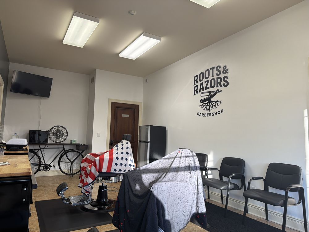 Roots & Razors Barbershop Logo
