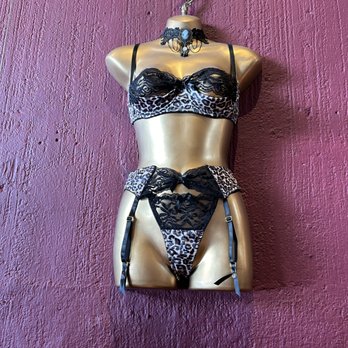 Luxe Lingerie - Lingerie Near Me - Beverly Hills, California Luxe Lingerie - Lingerie Near Me - Beverly Hills, California