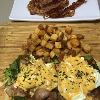 Kaffe Haus - Eggs Benedict with bacon and side of bacon - Breakfast & Brunch Near Me - San Juan, Puerto Rico Kaffe Haus - Eggs Benedict with bacon and side of bacon - Breakfast & Brunch Near Me - San Juan, Puerto Rico