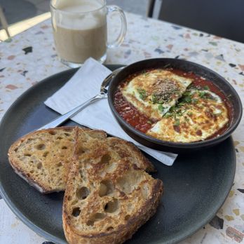 Parakeet Cafe - Brentwood - Shakshuka (veg) and London Fog - Breakfast & Brunch Near Me - Los Angeles, California