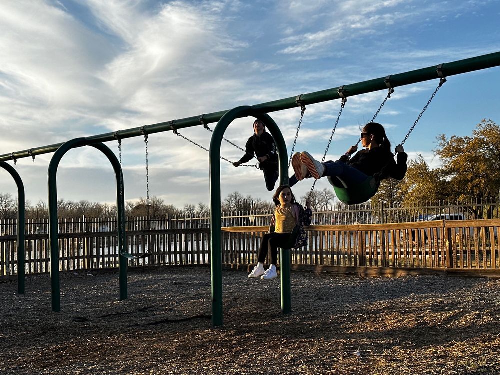 Playground on the Pecos Logo