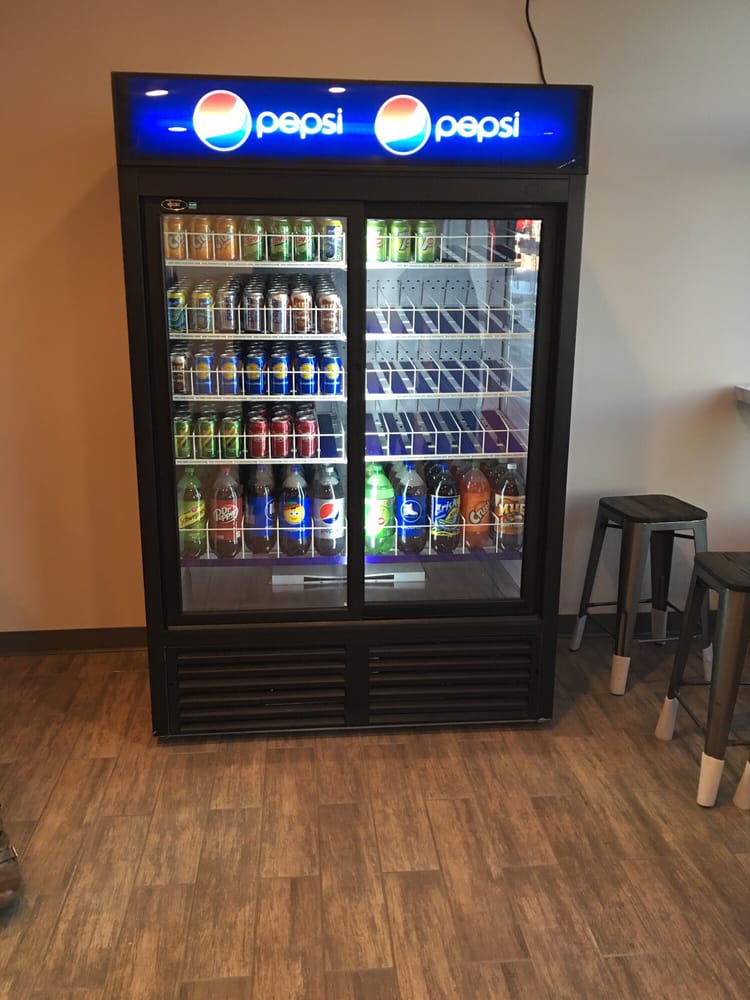 PIZZA HUT Updated September 2024 5008 50th Street, Ponoka, Alberta