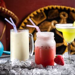 Restaurant Tex Mex - Les fameux drinks du soleil; Margaritas, Daïquiris au fraises ou Pina Colada.