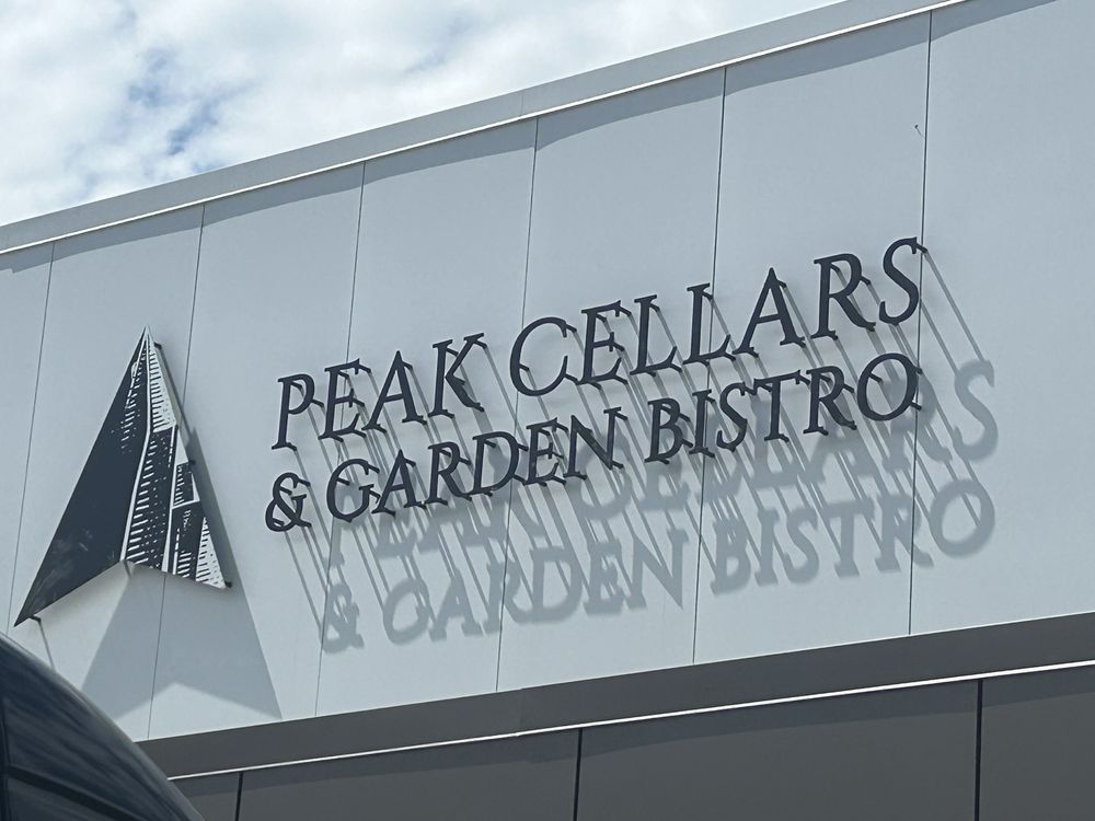 Peak Cellars Logo