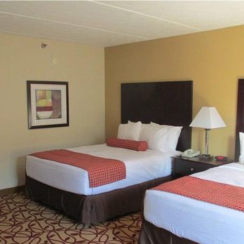 Best Western Park Hotel - Guest Room - Hotels Near Me - Warren, Ohio