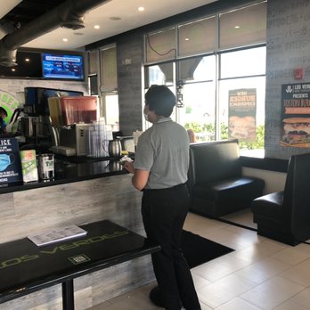Los Verdes - Hubs waiting for our takeout - Colombian Near Me - Miami Lakes, Florida Los Verdes - Hubs waiting for our takeout - Colombian Near Me - Miami Lakes, Florida