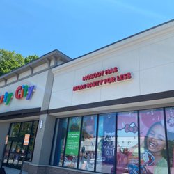 Party City of Yorktown Hghts - Store front of Party City - Yorktown Heights NY