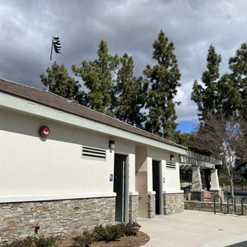 Fossil Reef Park - Bathrooms with seat covers, sinks with soap, and paper towel. - Parks Near Me - Laguna Hills, California Fossil Reef Park - Bathrooms with seat covers, sinks with soap, and paper towel. - Parks Near Me - Laguna Hills, California