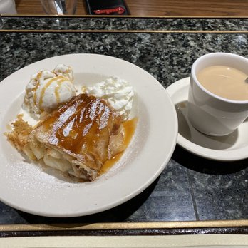 Edelweiss Restaurant - Apple strudel - German Near Me - Norridge, Illinois Edelweiss Restaurant - Apple strudel - German Near Me - Norridge, Illinois