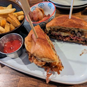 UNIDAD - Amazing burger! - Latin American Near Me - Evergreen Park, Illinois UNIDAD - Amazing burger! - Latin American Near Me - Evergreen Park, Illinois