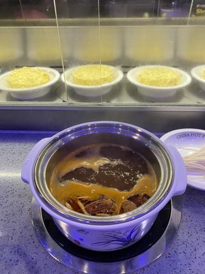 Chiba Hot Pot by null