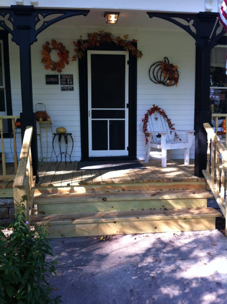 PETALS AND TWIGS Updated September 2024 19 Photos 427 W Francis