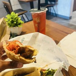 Pu'er Taiwan Tea & Coffee - Chicken bulgogi very generous and delicious