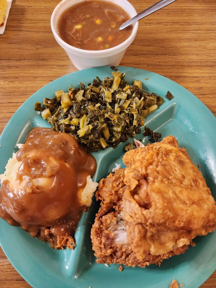 Food from Ronnie's Buffet