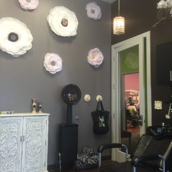 Mirror Mirror - Hair Stylists Near Me - Citrus Heights, California