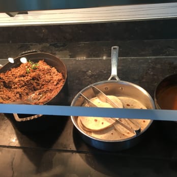 The Centurion Lounge - buffet style - Airport Lounges Near Me - Dallas, Texas