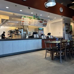 Wingstop - Front Counter