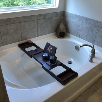 Brio Cleaning - Clean Bathtub - Home Cleaning Near Me - Richmond, Virginia Brio Cleaning - Clean Bathtub - Home Cleaning Near Me - Richmond, Virginia