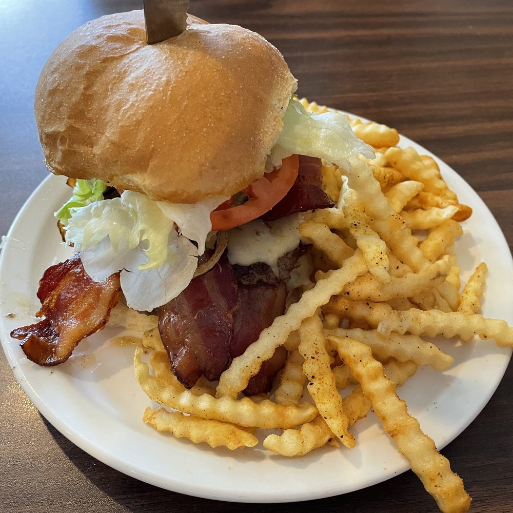 Farmhouse Bar & Grill Logo